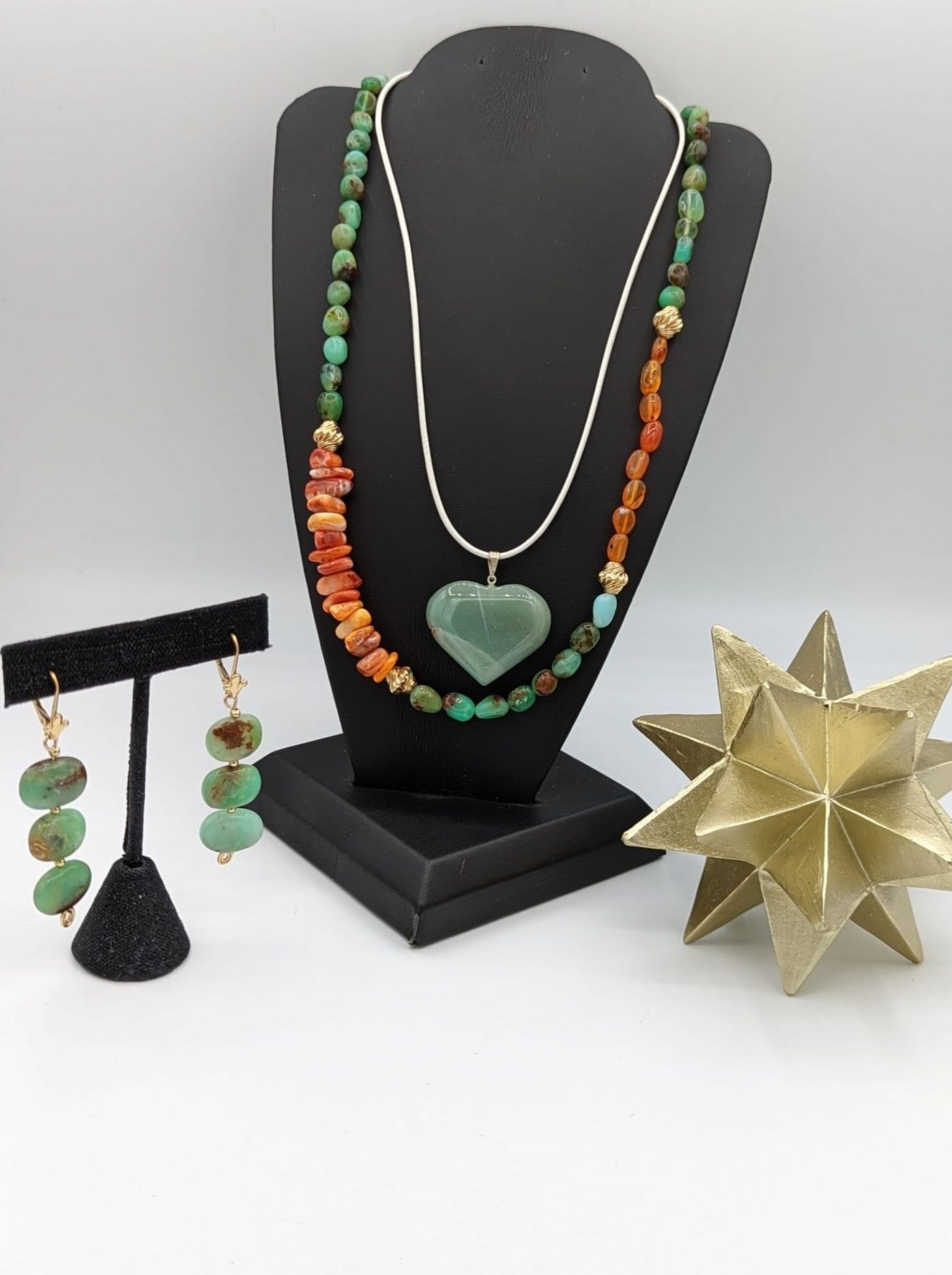 chrysoprase and spinel oyster necklace and matching pieces